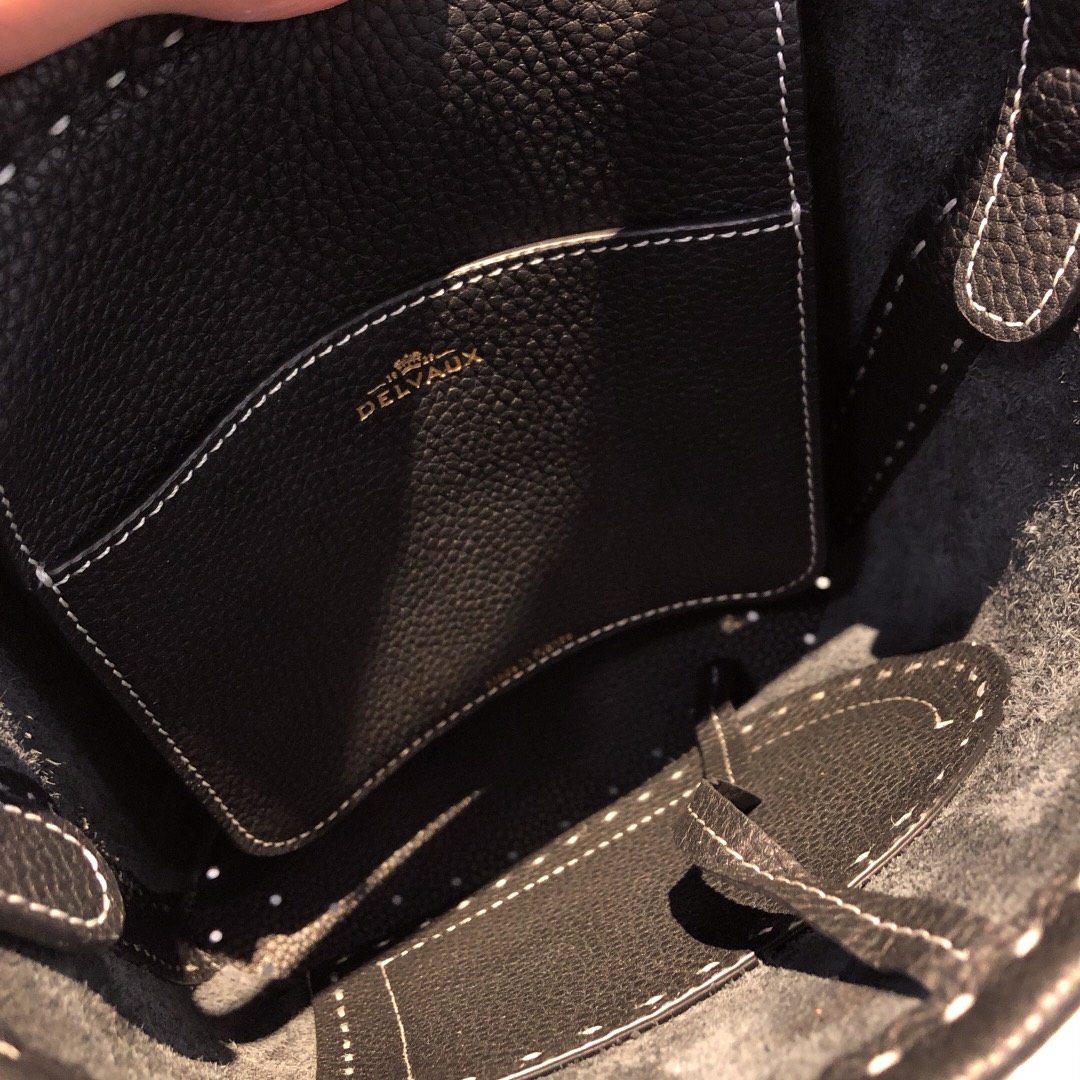 델보 팽 미니 버킷 크로스백